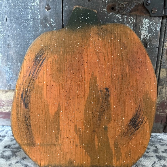 Hand Crafted Wooden Pumpkin Lot - Picture 4 of 7